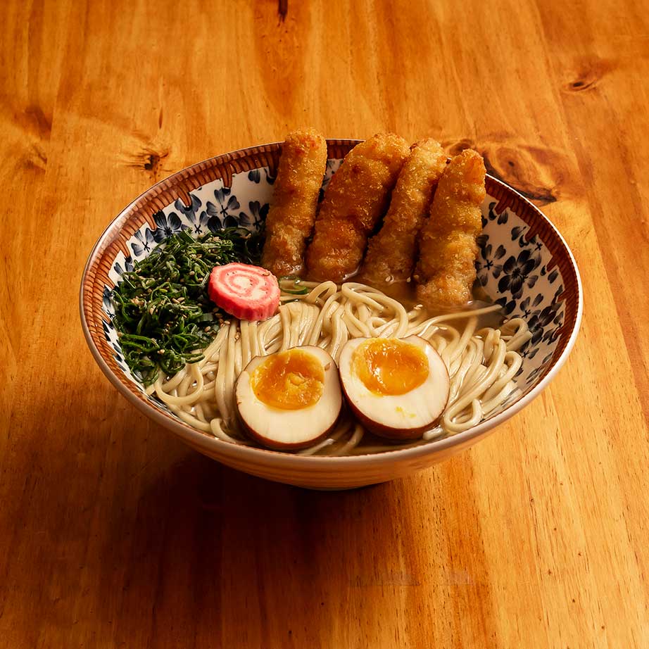 Ramen Uzumaki con cerdo y caldo tonkotsu de 24 horas